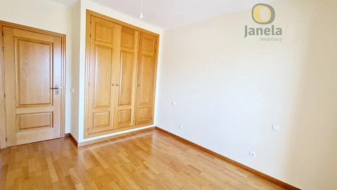 Apartamento T2 para Venda em Faro (Sé e São Pedro)