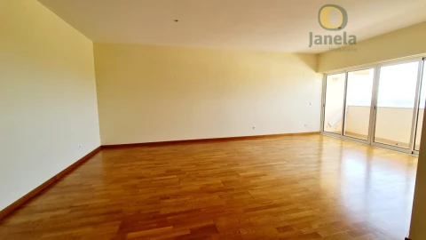 Apartamento T2 para Venda em Faro (Sé e São Pedro)