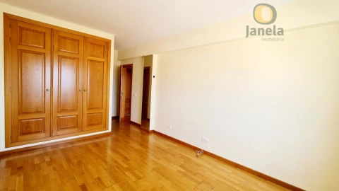 Apartamento T2 para Venda em Faro (Sé e São Pedro)