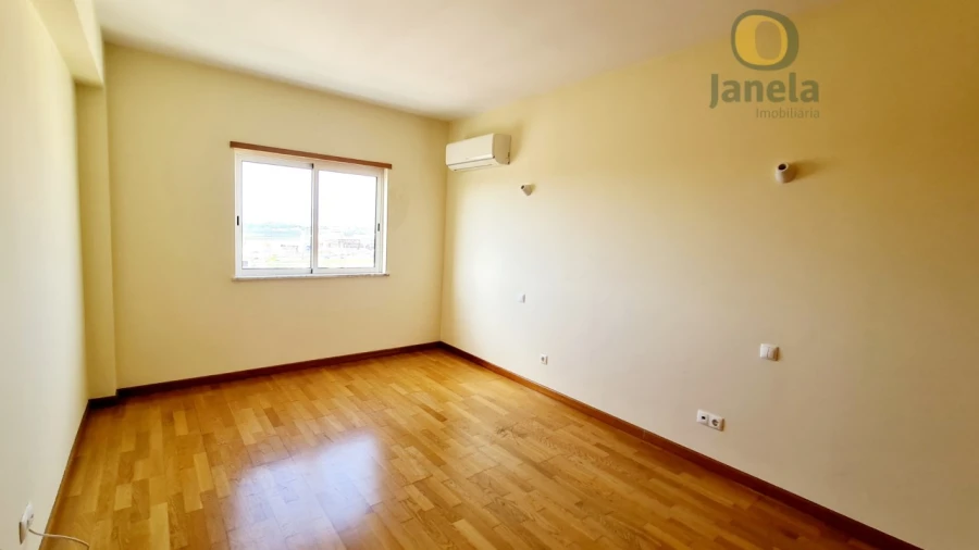 Apartamento T2 para Venda em Faro (Sé e São Pedro) Foto 20