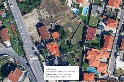 Moradia T8 para Venda em Requião