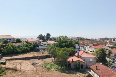 Moradia T8 para Venda em Requião