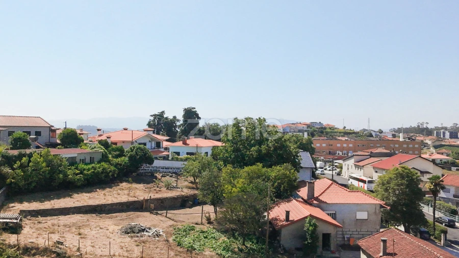 Moradia T8 para Venda em Requião