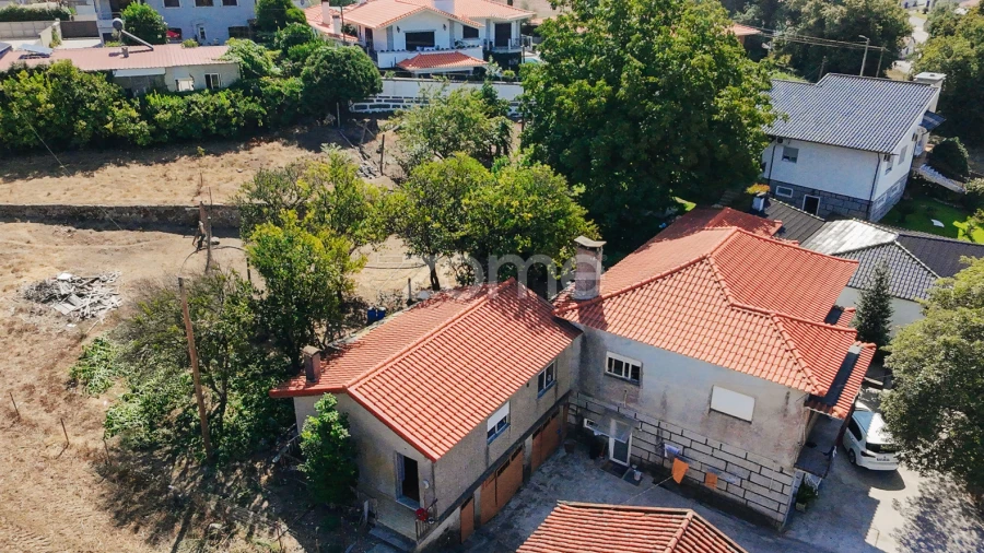 Moradia T8 para Venda em Requião