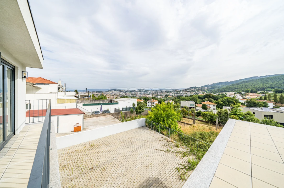 Moradia T3 para Venda em Nogueira, Fraião e Lamaçães Foto 40
