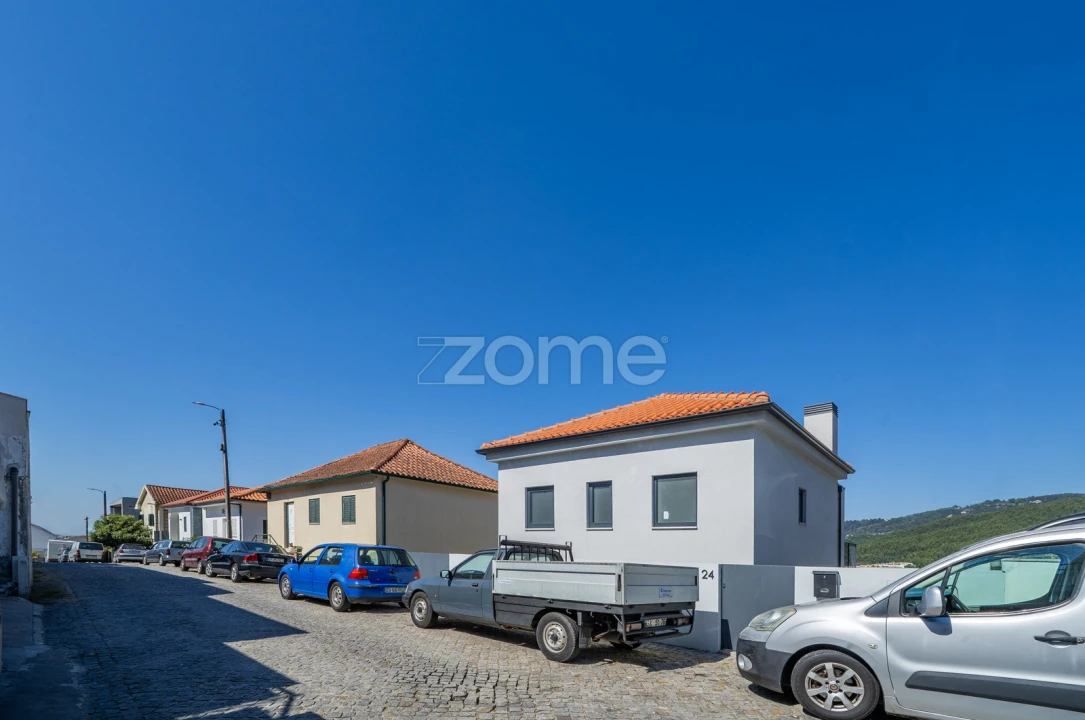 Moradia T3 para Venda em Nogueira, Fraião e Lamaçães Foto 46