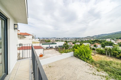 Moradia T3 para Venda em Nogueira, Fraião e Lamaçães