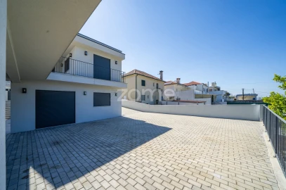 Moradia T3 para Venda em Nogueira, Fraião e Lamaçães