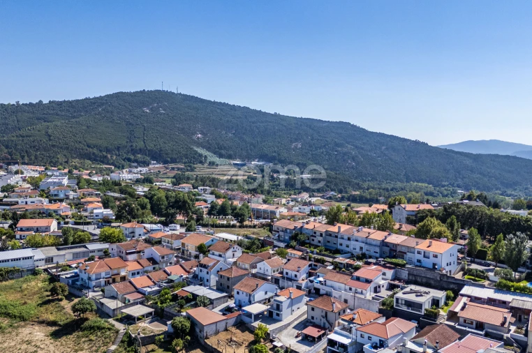 Moradia T3 para Venda em Nogueira, Fraião e Lamaçães Foto 3