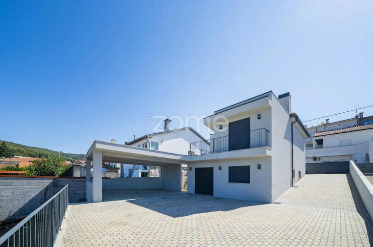 Moradia T3 para Venda em Nogueira, Fraião e Lamaçães Foto 4
