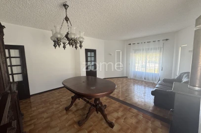 Moradia T4 para Arrendamento em Arazede