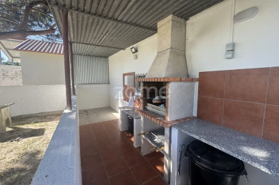Moradia T4 para Arrendamento em Arazede