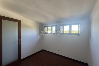 Moradia T4 para Arrendamento em Arazede