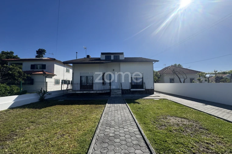 Moradia T4 para Arrendamento em Arazede Foto 35
