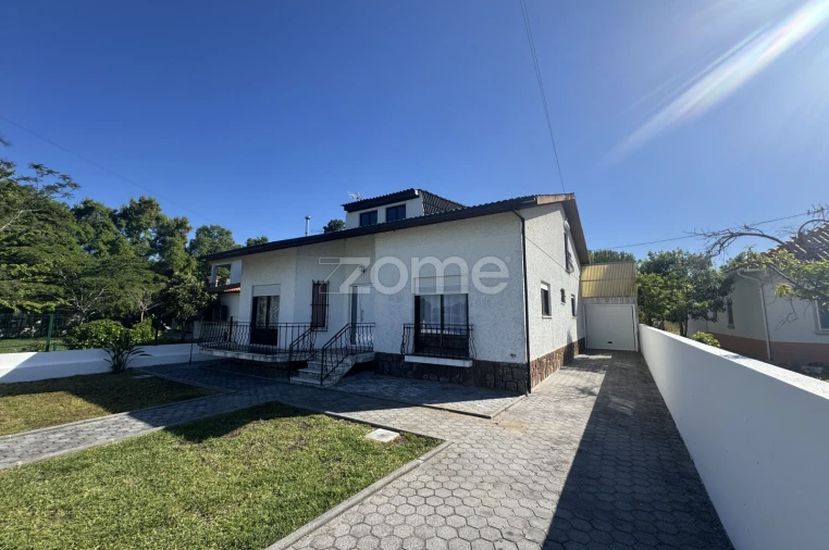 Moradia T4 para Arrendamento em Arazede Foto 37