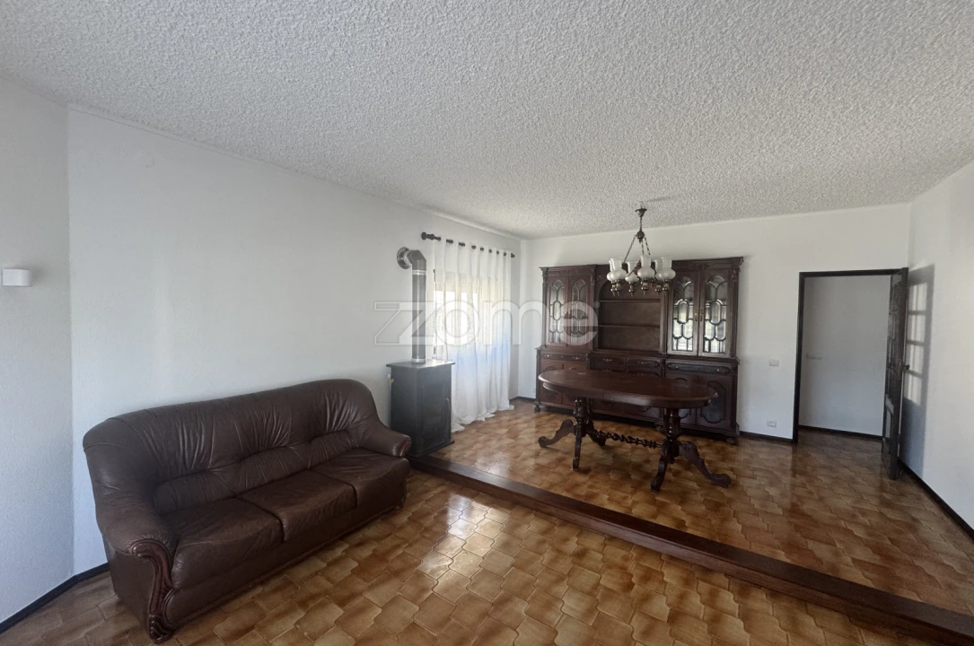 Moradia T4 para Arrendamento em Arazede Foto 1