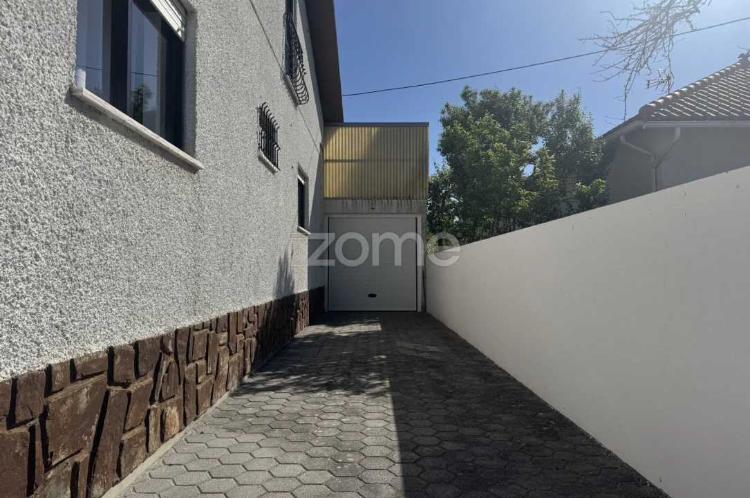 Moradia T4 para Arrendamento em Arazede Foto 39