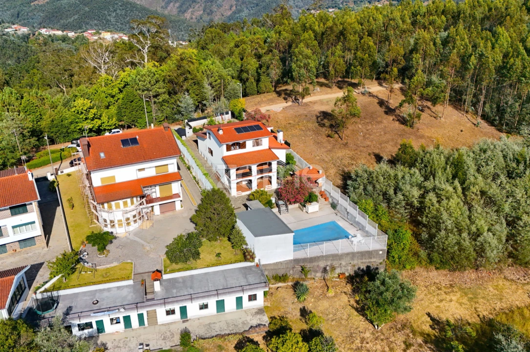 Moradia T6 para Venda em Santo Antonio dos Olivais Foto 43