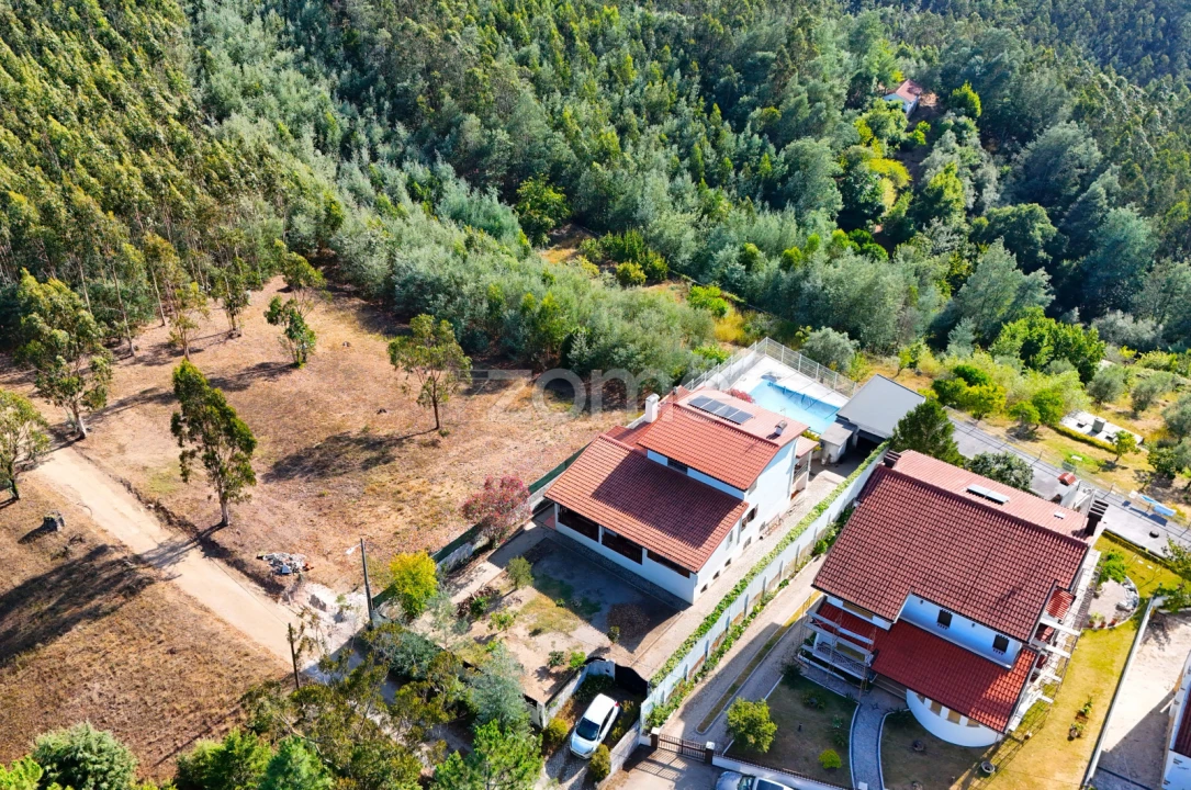 Moradia T6 para Venda em Santo Antonio dos Olivais Foto 2