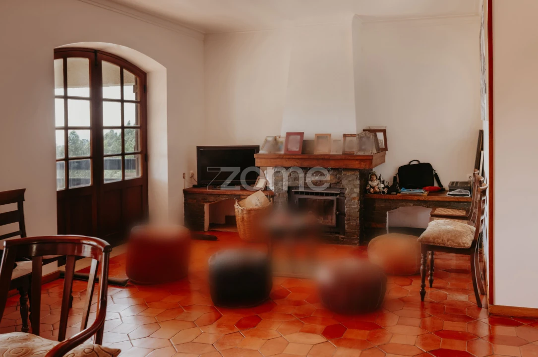 Moradia T6 para Venda em Santo Antonio dos Olivais Foto 20