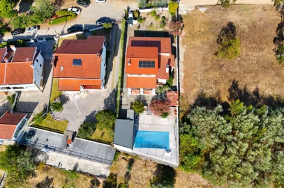 Moradia T6 para Venda em Santo Antonio dos Olivais