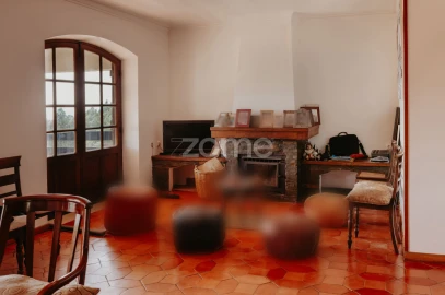 Moradia T6 para Venda em Santo Antonio dos Olivais