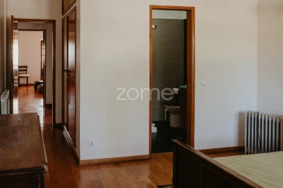 Moradia T6 para Venda em Santo Antonio dos Olivais