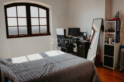 Moradia T6 para Venda em Santo Antonio dos Olivais