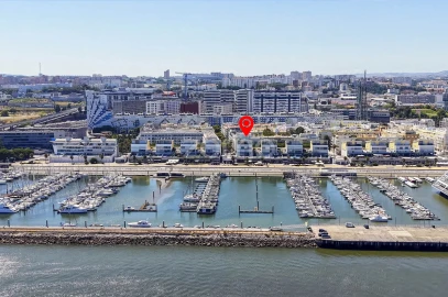 Apartamento T4 para Venda em Parque das Nações