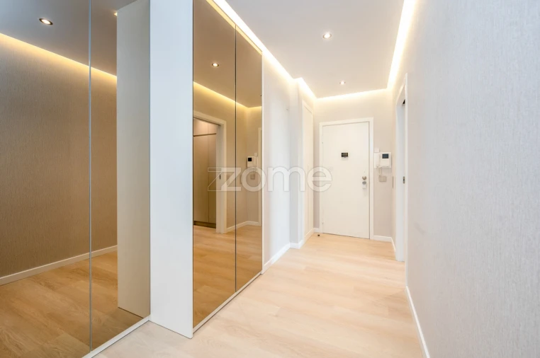 Apartamento T4 para Venda em Parque das Nações Foto 3