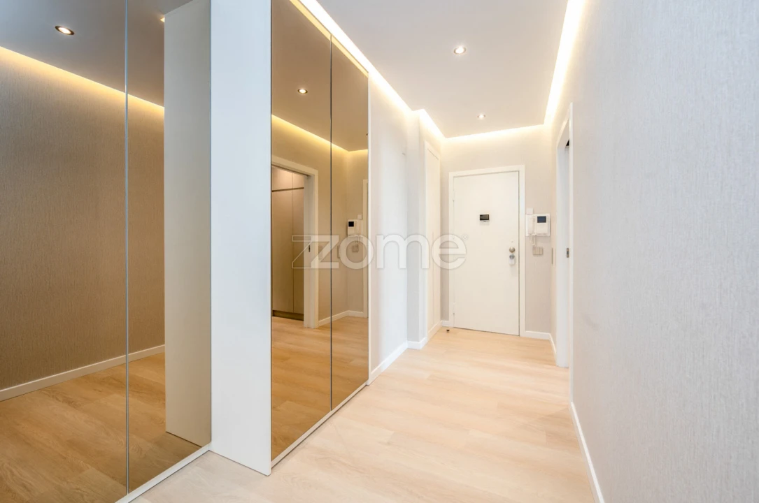 Apartamento T4 para Venda em Parque das Nações Foto 3