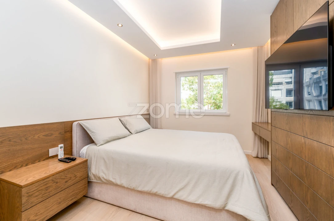 Apartamento T4 para Venda em Parque das Nações Foto 10