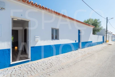 Moradia T2 para Arrendamento em Cano