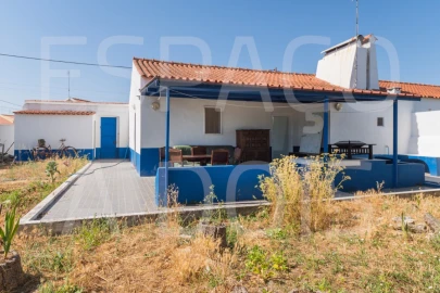 Moradia T2 para Arrendamento em Cano