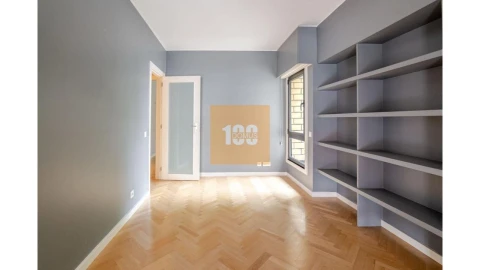 Apartamento T3 para Venda em Aldoar, Foz do Douro e Nevogilde