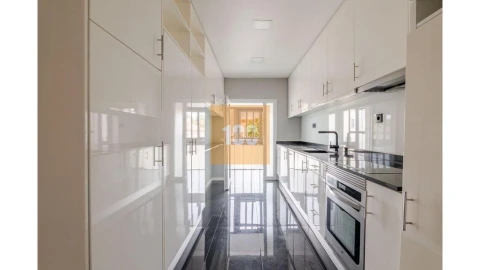 Apartamento T3 para Venda em Aldoar, Foz do Douro e Nevogilde