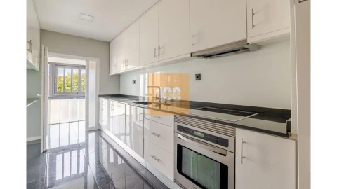 Apartamento T3 para Venda em Aldoar, Foz do Douro e Nevogilde