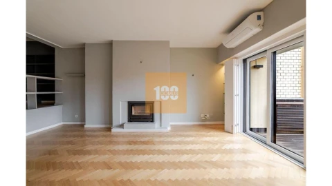 Apartamento T3 para Venda em Aldoar, Foz do Douro e Nevogilde