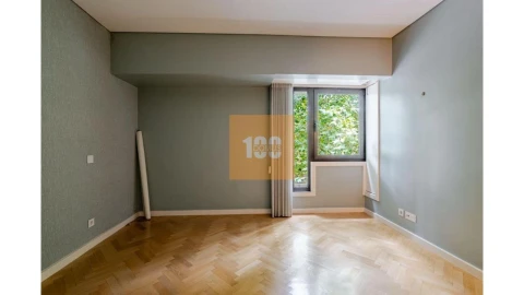 Apartamento T3 para Venda em Aldoar, Foz do Douro e Nevogilde
