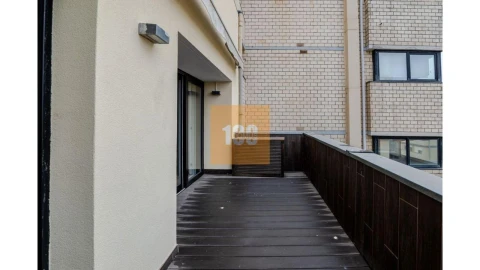 Apartamento T3 para Venda em Aldoar, Foz do Douro e Nevogilde