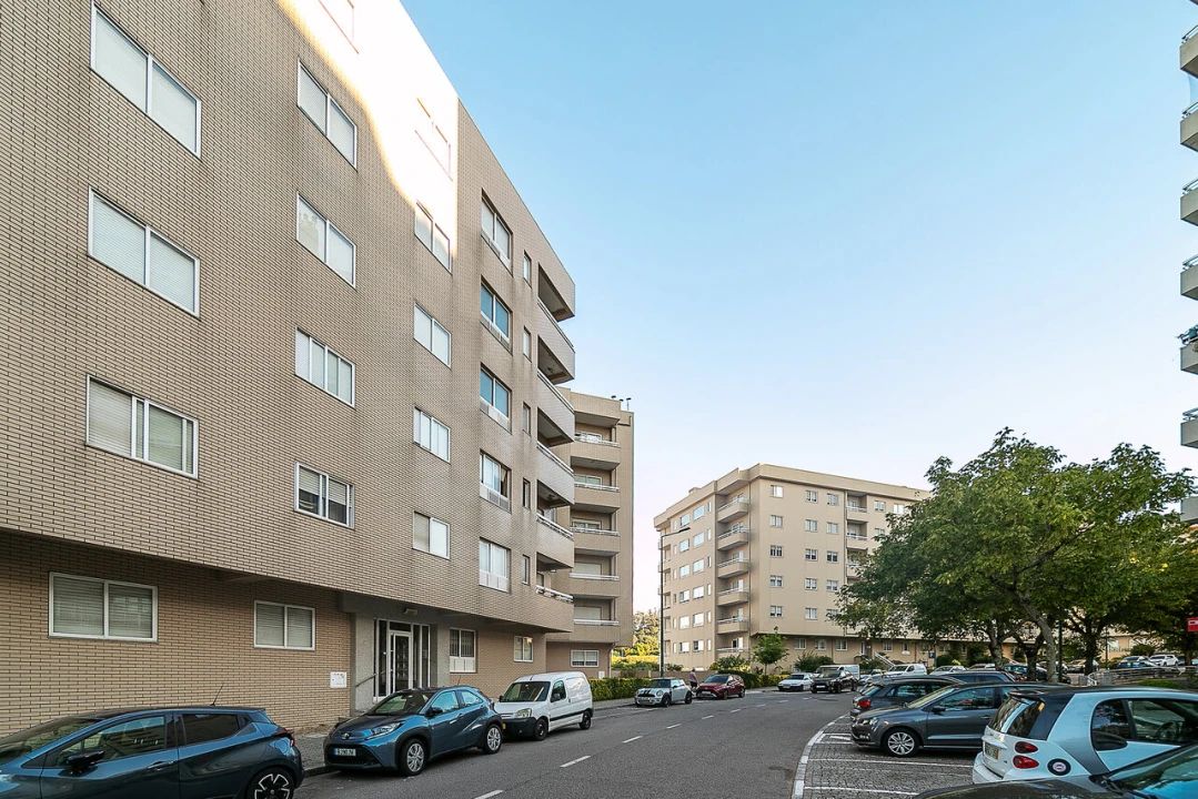 Apartamento T3 para Venda em Mafamude e Vilar do Paraíso Foto 1
