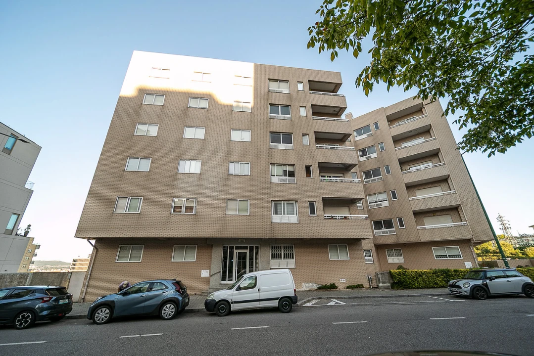 Apartamento T3 para Venda em Mafamude e Vilar do Paraíso Foto 2