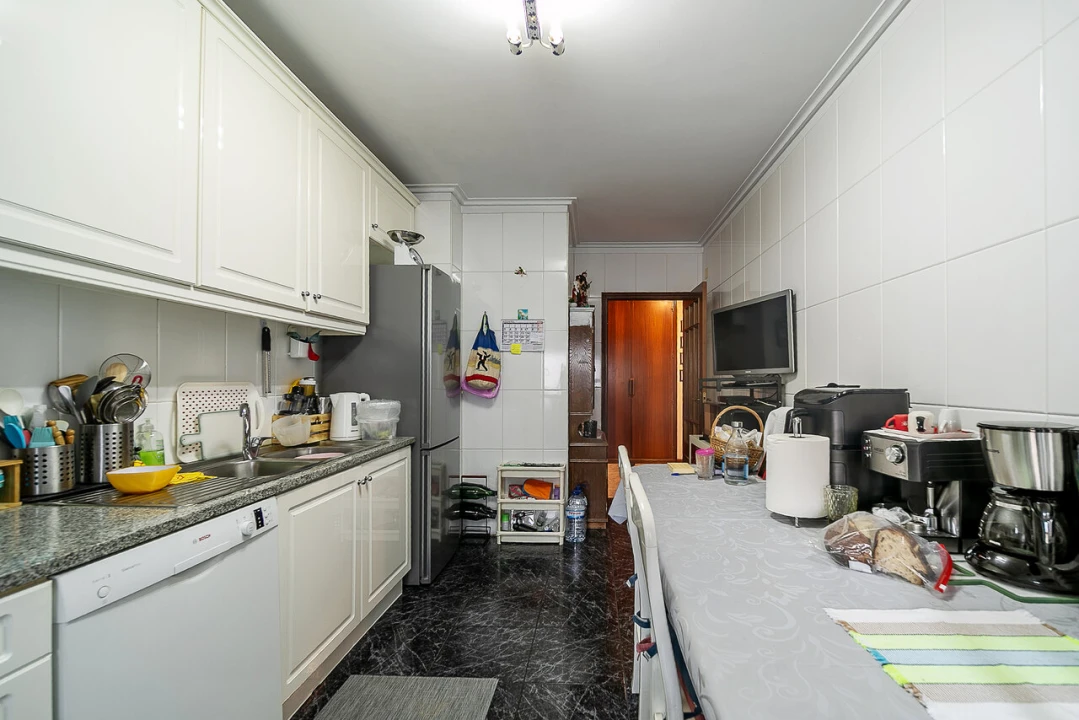 Apartamento T3 para Venda em Mafamude e Vilar do Paraíso Foto 9