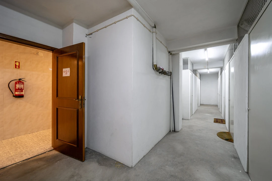 Apartamento T3 para Venda em Mafamude e Vilar do Paraíso Foto 27