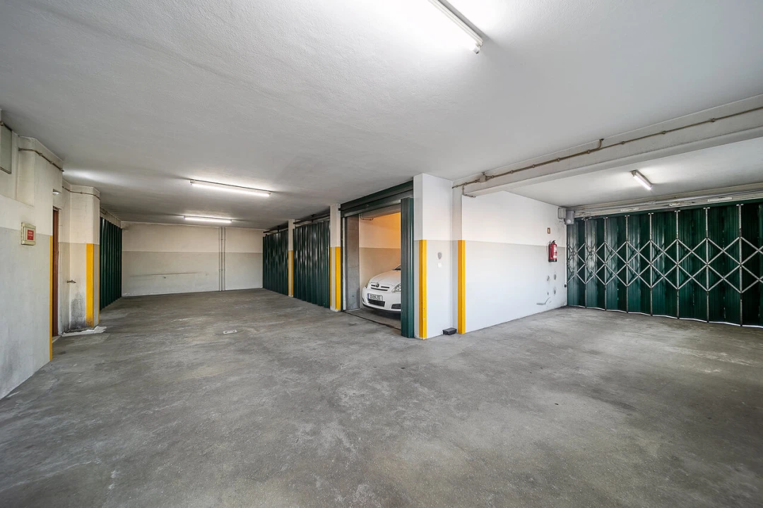 Apartamento T3 para Venda em Mafamude e Vilar do Paraíso Foto 31