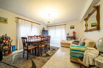 Apartamento T3 para Venda em Mafamude e Vilar do Paraíso
