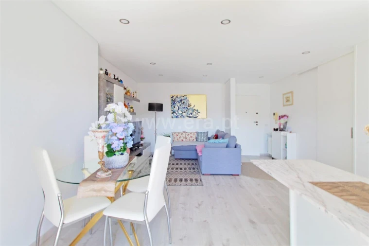 Apartamento T1 para Venda em Oliveira do Douro Foto 4