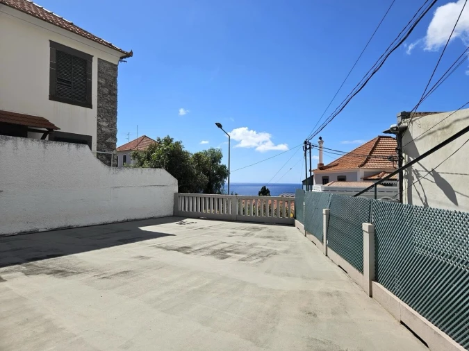 Moradia T4 para Venda em Funchal (Santa Maria Maior) Foto 4