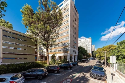 Apartamento T3 para Venda em Alvalade
