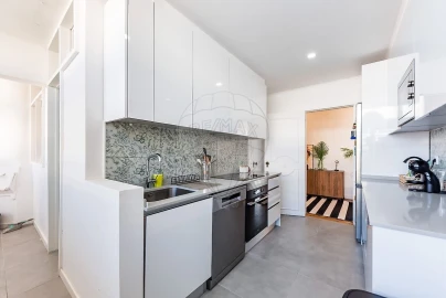Apartamento T3 para Venda em Alvalade